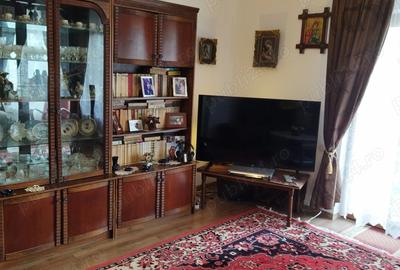 Apartament cu 4 camere decomandat în Est - 1