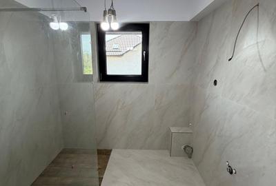 Casă cu 4 camere în Central - 2