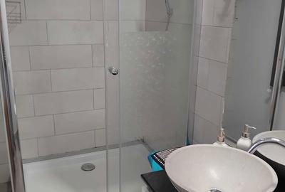 Apartament cu 3 camere decomandat în Micro 6 - 4