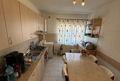 Casă cu 4 camere cu Teren 275 Mp în Florești