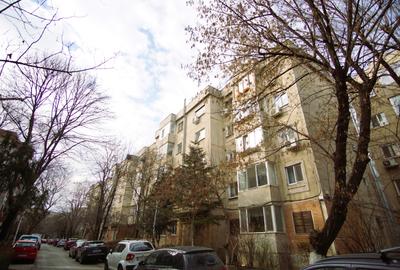 Apartament cu 3 camere decomandat, mobilat în 13 Septembrie - 25
