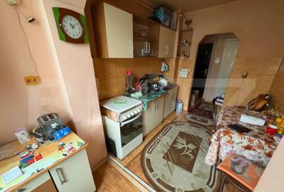 Apartament cu 2 camere semidecomandat, mobilat în Micro 4 - 4