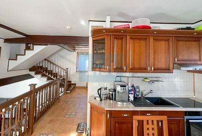 Casă cu 5 camere cu Garaj în Văliug - 4