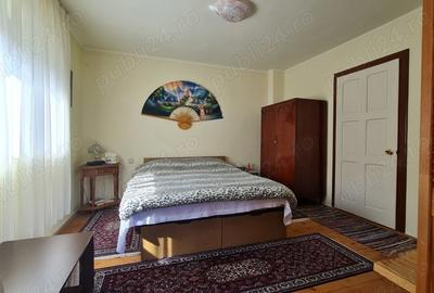 Casă cu 5 camere cu Teren 210 Mp în Căprioru - 2