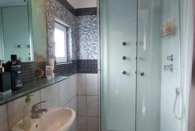 Vanzare casa renovata cu 2 camere, baie si bucatarie si 100 mp teren in proprietate zona Domenii - 1