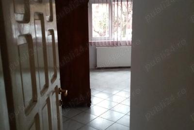 Apartament cu 3 camere semidecomandat în Central - 4