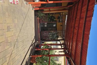 Casă cu 3 camere în Central - 1