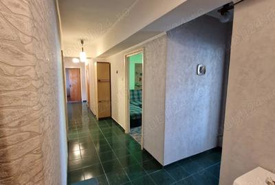 Apartament 4 camere decomandat ?os. Iancului nr. 13,bloc reabilitat, etaj 9 11,vedere panoramica Apartament 4 camere decomandat ?os. Iancului nr. 13,bloc reabilitat, etaj 9 11,vedere panoramica - 2