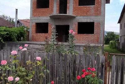 Casă cu 4 camere în Sângeru - 4