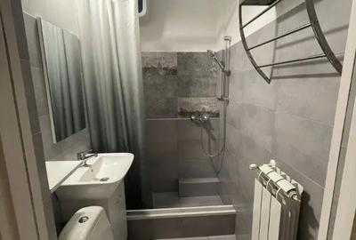 Garsonieră decomandată în Baza 3 - 3