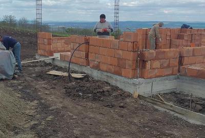 Casă cu 2 camere cu Teren 650 Mp în Chicerea - 2