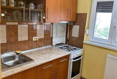 Circumvalatiunii - 2 Camere - Etaj intermediar cu LIFT - Decomandat - Centrala t - 4