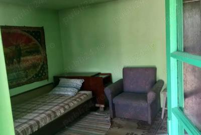 Casă cu 5 camere cu Teren 1600 Mp în Doicești - 2