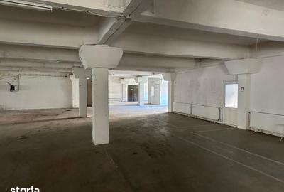 Spațiu comercial, de 2,600 mp, în Central - 10
