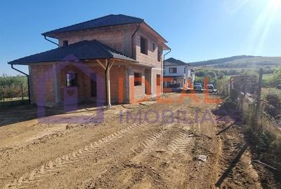 Casa Individuala cu 326 mp de curte si Carport, in Poplaca - 8