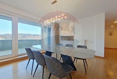 Apartament cu 3 camere semidecomandat, mobilat în Central - 1