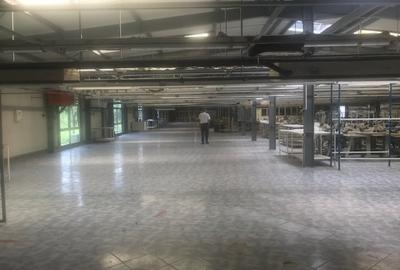Hala productie si depozitare 2800 mp Central VALENII DE MUNTE - PH acces TIR - 2
