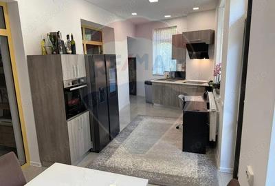 Casă cu 3 camere cu Teren 141 Mp în Central