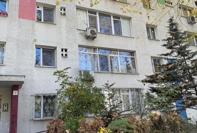 Apartament cu 3 camere semidecomandat în Berceni - 11