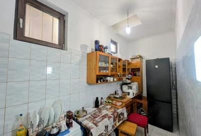 Casă cu Teren 292 Mp în Central - 3