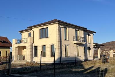 Casă cu 4 camere în Central - 5