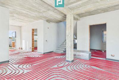 Casă cu 6 camere cu Teren 1800 Mp în Central - 4