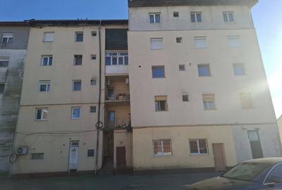 Apartament cu 6 camere decomandat în Nădlac - 2