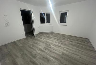 Apartament cu 4 camere decomandat în Central - 2