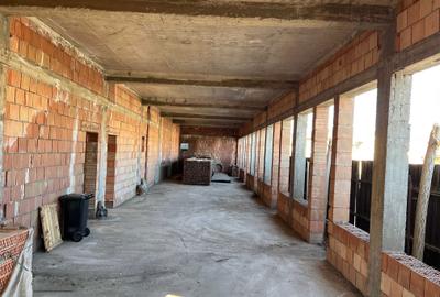 Spațiu comercial, de 445 mp, în Central - 4