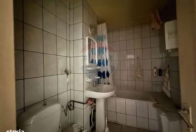 Apartament cu 3 camere decomandat în Vitrometan