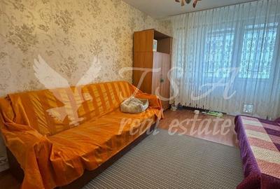 Apartament cu 3 camere decomandat în Rahova - 2