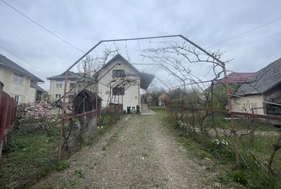 Casă cu 2 camere cu Teren 2056 Mp în Buzești - 1