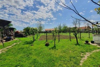 Casă cu 7 camere cu Teren 1400 Mp în Căldărăști - 4