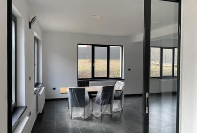 Imobil de v&acirc;nzare 440 mp. - Zon&#259; central&#259; - 5