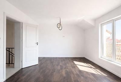 Duplex cu 3 camere cu Canalizare în Moșnița Nouă - 4