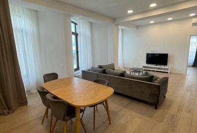 Apartament cu 3 camere semidecomandat în Central - 2