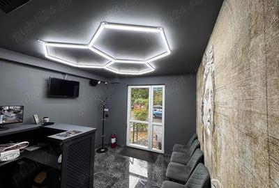 Barber Shop,Salon infrumuse?are etc Proprietar - 2