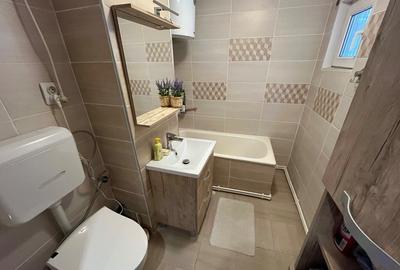 Apartament spa?ios 3 camere + 2 balcoane, zona turnuri Pacii Etaj 9/10 - 9