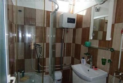 Casa, gradina si curte intr - un peisaj de poveste, aici in - 3