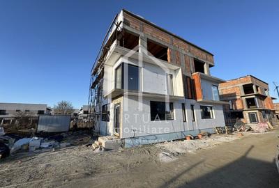 Duplex cu 4 camere cu Canalizare în Șelimbăr