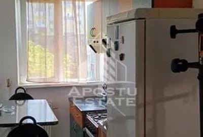 Apartament cu 2 camere, etaj 4 cu acoperis, zona Dacia - 4