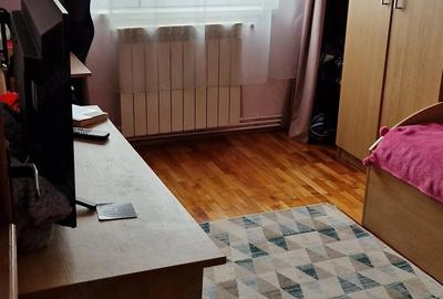 Apartament cu 4 camere decomandat în Central - 1