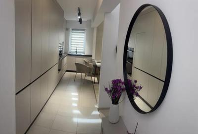 Apartament cu 2 camere decomandat, mobilat în Tractorul - 1