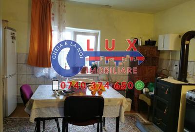 Casă cu 5 camere cu Teren 1200 Mp în Babadag - 1