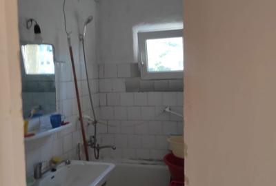 Apartament cu 4 camere decomandat în Central - 3