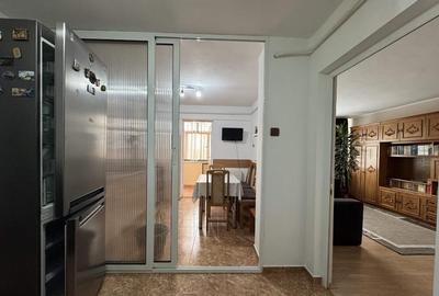 3 cam, 67 mp., decomandat, renovat, etaj 4, zona Palat justitie - 3