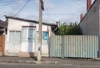Casă cu 3 camere cu Teren 194 Mp în Central - 2