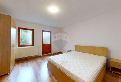 Casă cu 7 camere cu Teren 986 Mp în Plaiul Foii - 11