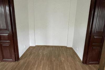 Inchiriez casa 4 camere, zona Stadion. Spatiul se preteaza pentru firme birouri. - 4