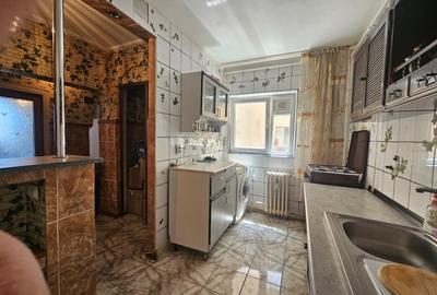 Vanzare Apartament 3 camere, Brancoveanu intersectie cu Nitu Vasile - 3